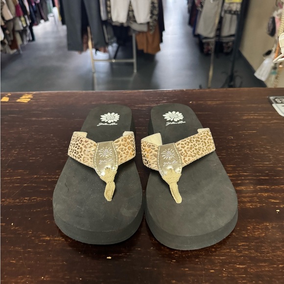 Yellow Box Ferrara Animal Print Sandals with Black Base - Picture 2 of 4